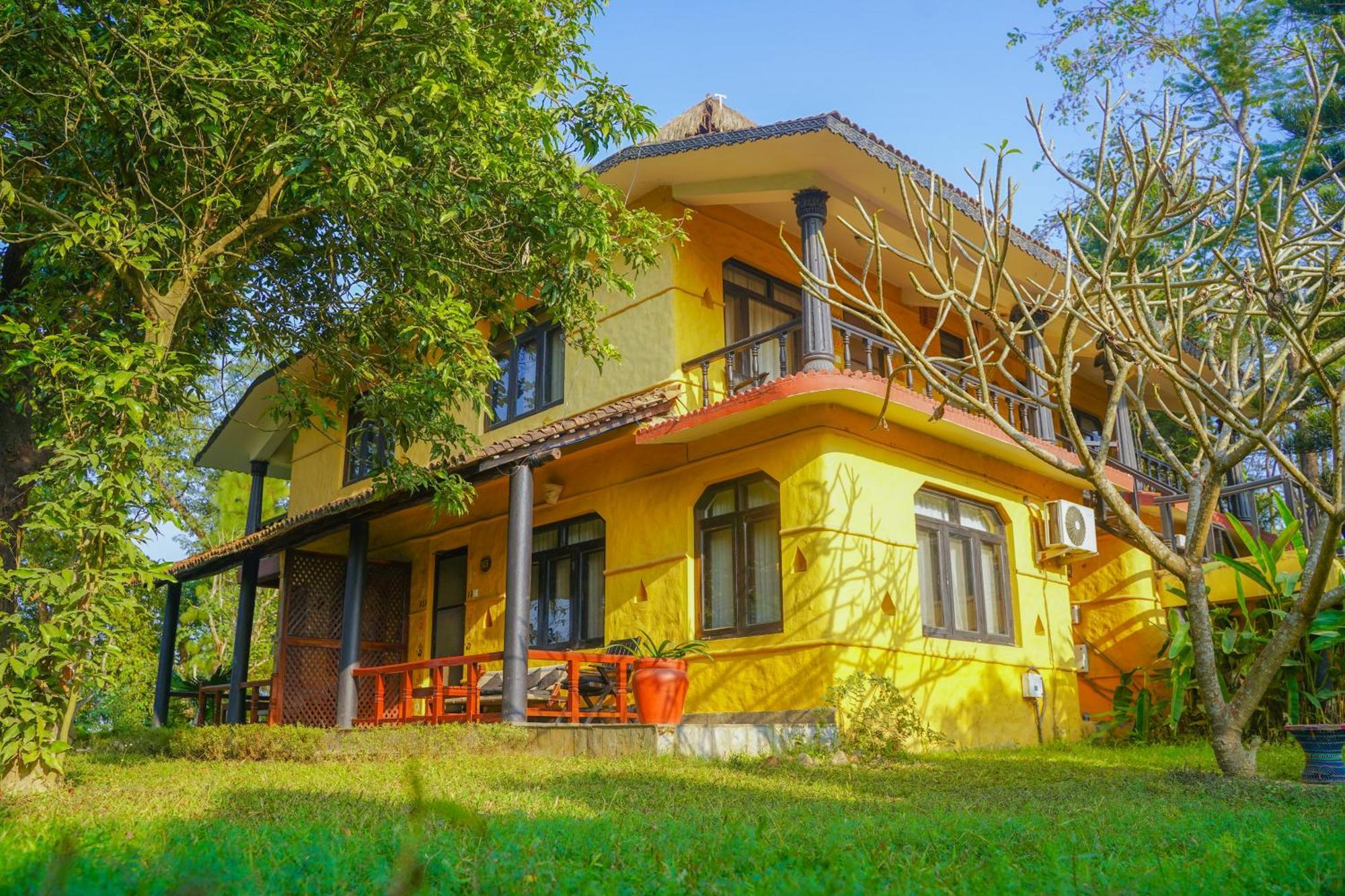 Sapana Village Lodge Sauraha Exterior photo