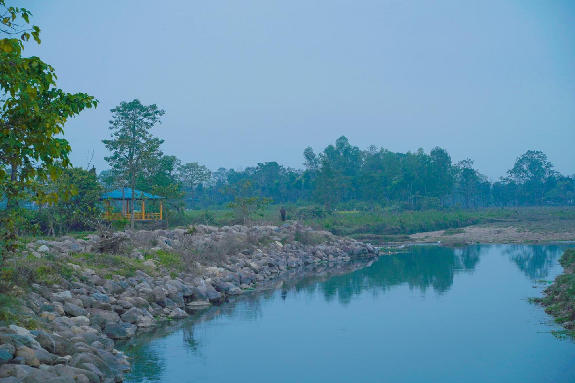 Sapana Village Lodge Sauraha Exterior photo